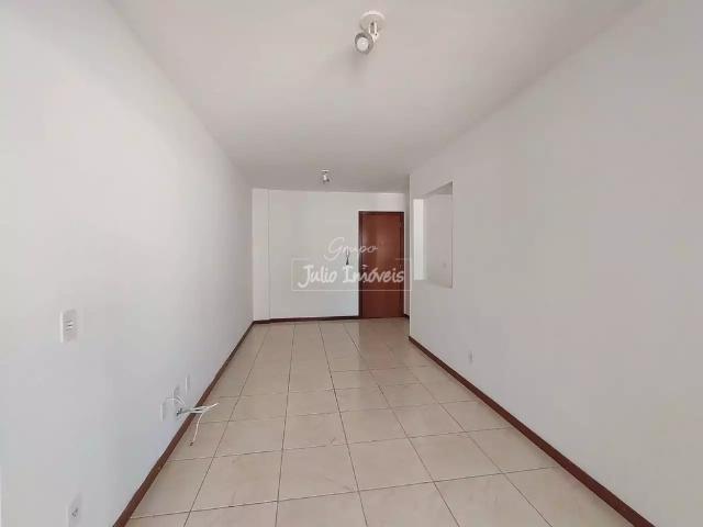 Apartamento 02 dormitórios na Santa Rita