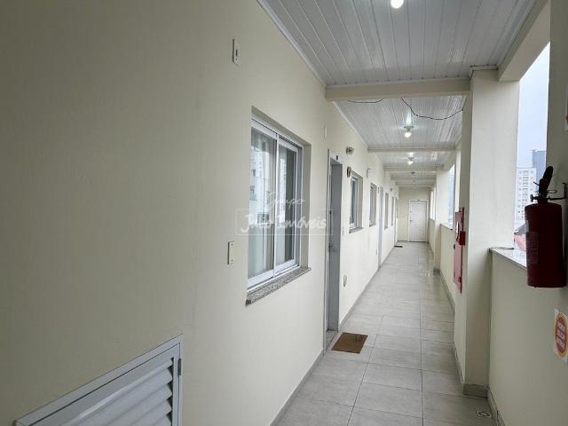 Apartamento 02 dormitorios no Bairro Santa Rita