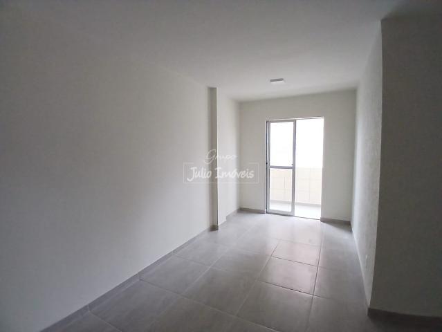 Apartamento 02 dormitórios no centro