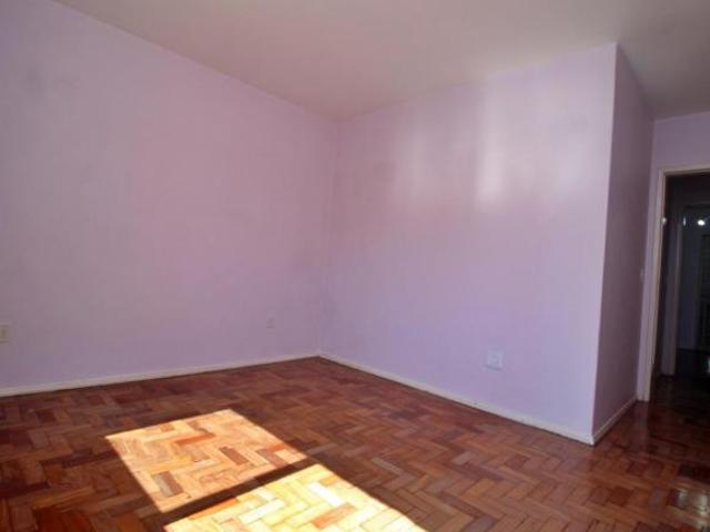 Apartamento à venda no Bairro Cristal com 2 quartos e 1 vaga de garagem coberta