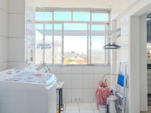 APARTAMENTO 101M, TRES QUARTOS E DOIS BANHEIROS, TOTALMENTE REFORMADO