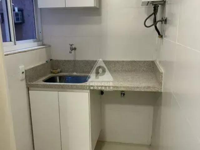 Apartamento 111 m² no Recreio dos Bandeirantes – 2 dormitórios, 1 suíte, frente