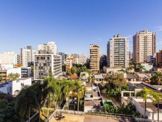 Apartamento 136m² no Auxiliadora com 3 dormitórios e 3 vagas