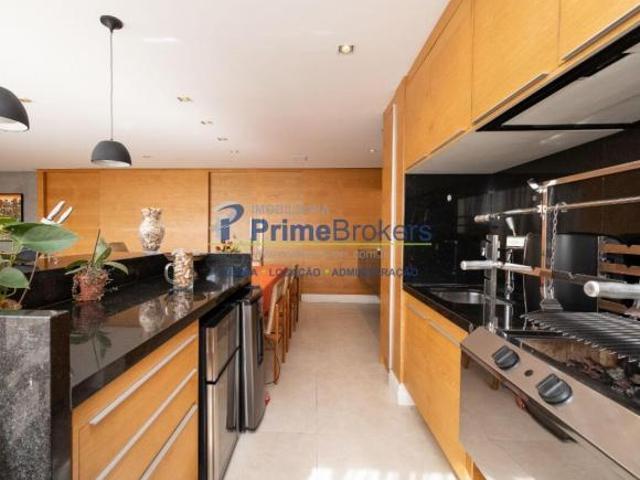 Apartamento, 160m² 4 Dormitórios, 2 Suítes, 4 Vagas, Living com Churrasqueira Saúde