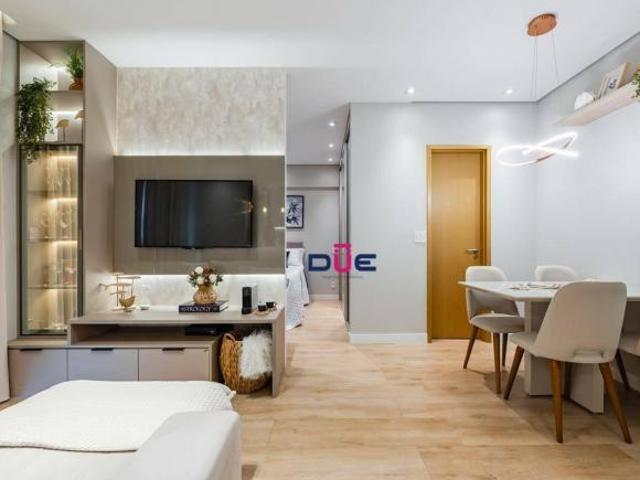 Apartamento 1 dormitório, finamente decorado, vaga demarcada e depósito privativo, no Campo Grande