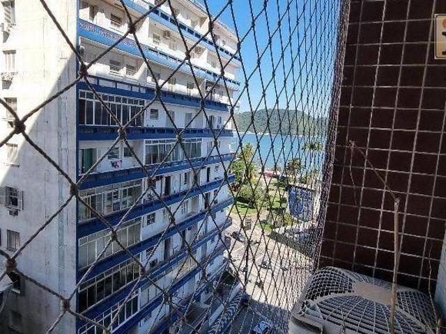 Apartamento 1 dormitório na Ponta da Praia prédio frente ao mar