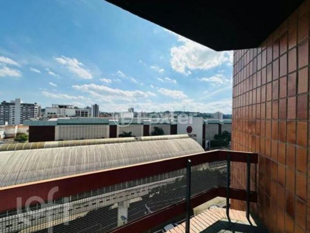 Apartamento, 1 dormitórios, 56.41 m², em Centro
