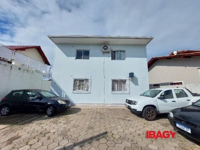 Apartamento 1 Quarto Carianos 29m²