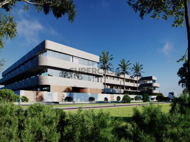 Apartamento T1+Escritório, com Piscina Privativa, Garagem Box e a Poucos Metros das Praias D. Ana e Estudantes, Lagos, Algarve,Portugal