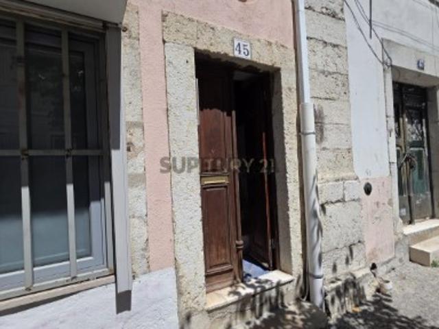 APARTAMENTO T1 ALFAMA na Rua dos Remédios, ótima localização na Capital