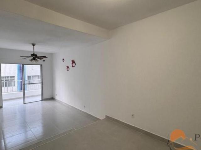 Apartamento 2 dormitório, com suíte, vaga de garagem, próximo ao mar na Guilhermina Praia Grande/S