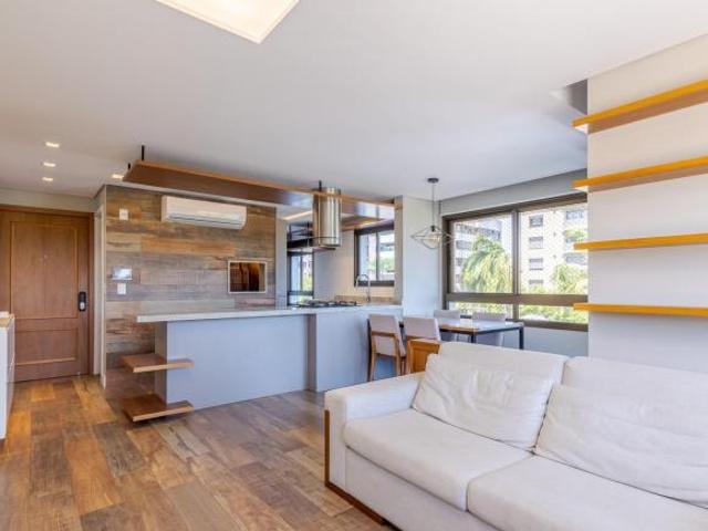 Apartamento 2 dormitórios no Petrópolis