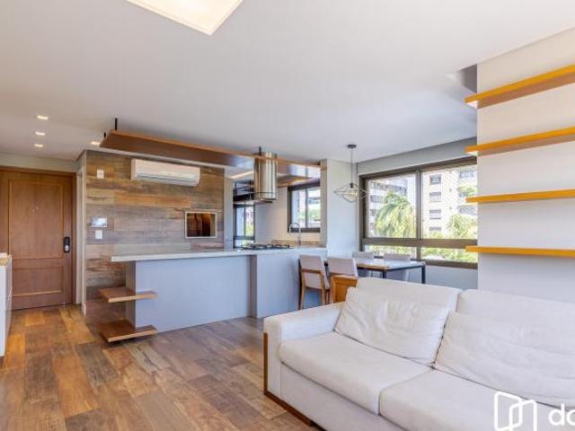 Apartamento 2 dormitórios no Petrópolis