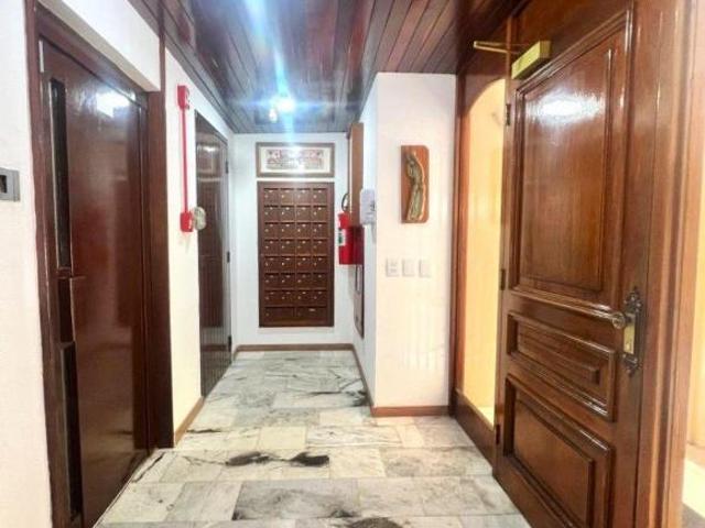 Apartamento 2 dormitórios com dependência em andar alto no Bairro Bom Fim