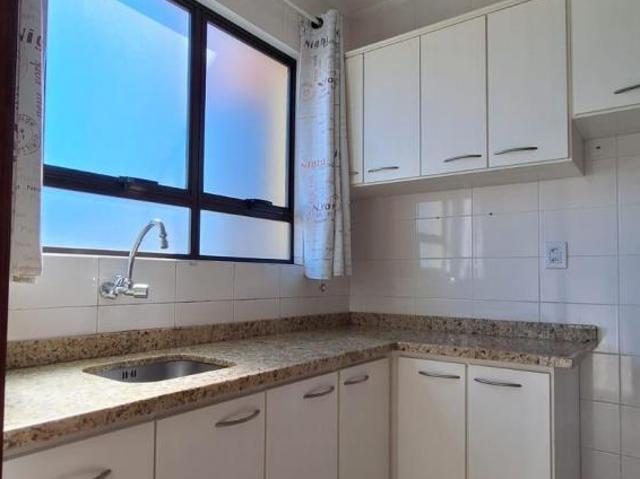 Apartamento 2 dormitórios com sacada fechada cozinha planejada, Centro, Santa Ma
