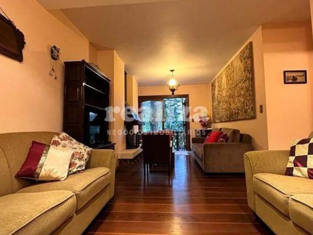 APARTAMENTO 2 DORMITÓRIOS EM GRAMADO