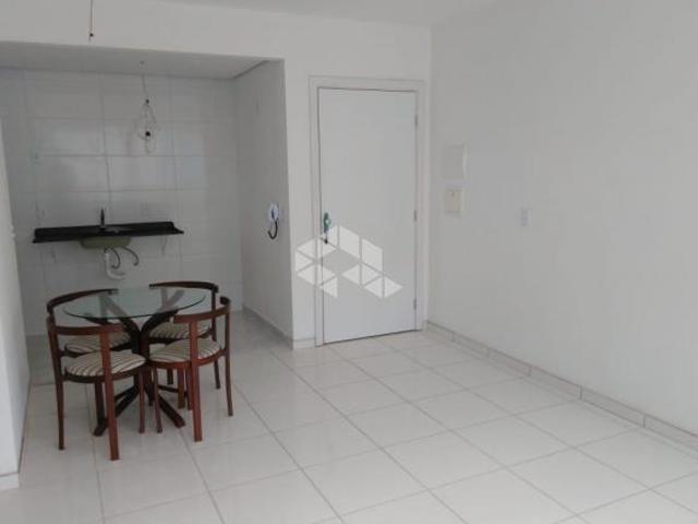 Apartamento 2 dormitórios próximo FAPA
