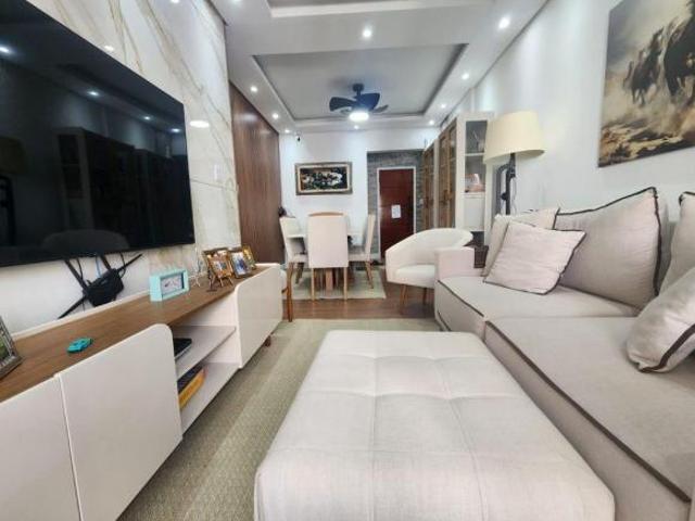 Apartamento 2 dormitórios sendo 1 suite. 150 metros da praia. Tupi