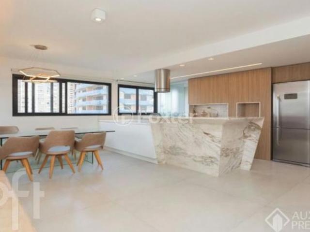 Apartamento, 2 dormitórios, 108 m², em Auxiliadora