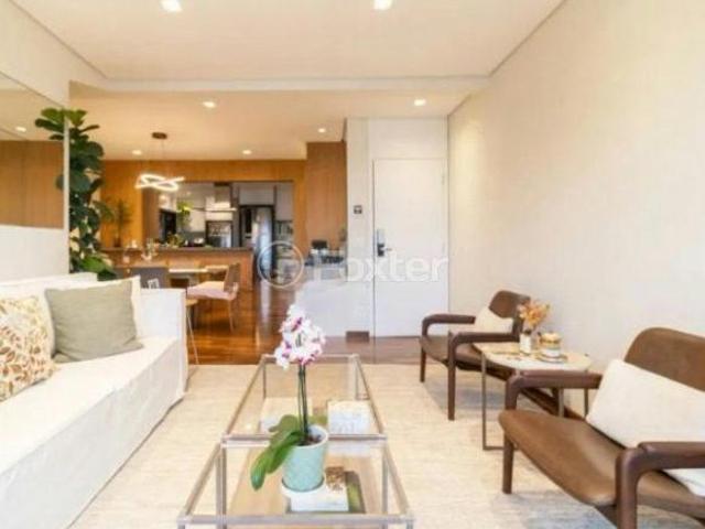 Apartamento, 2 dormitórios, 134 m², em Jardim das Bandeiras