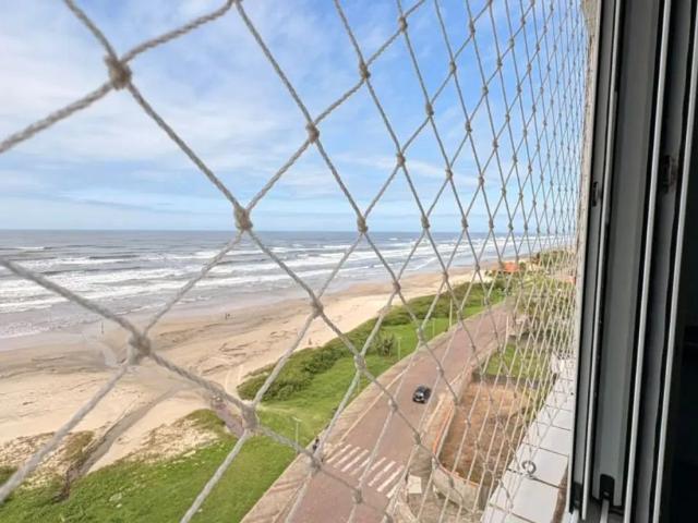Apartamento 2 dormitórios 1 suíte ótima localização vista mar