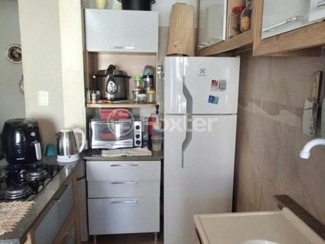 Apartamento, 2 dormitórios, 48.3 m², em Floresta