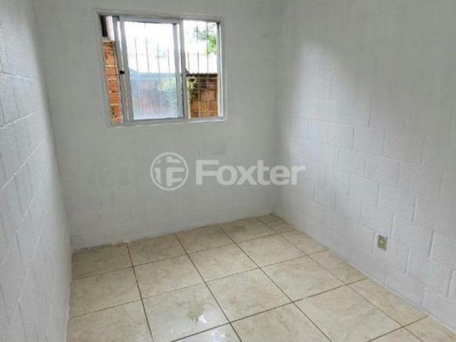 Apartamento, 2 dormitórios, 42 m², em Olaria