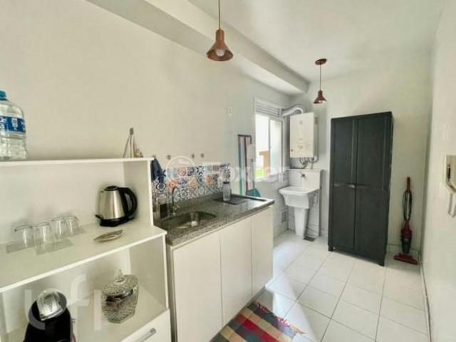 Apartamento, 2 dormitórios, 54 m², em Humaitá