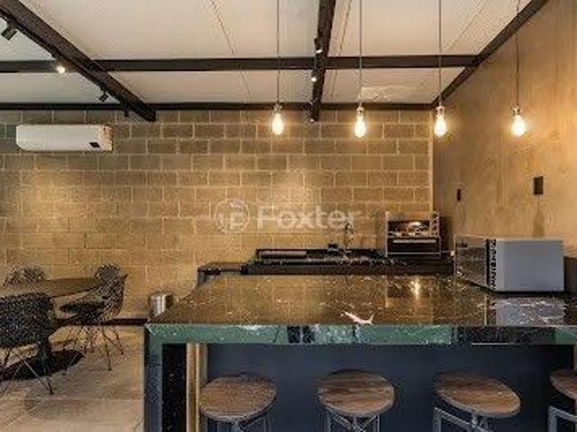 Apartamento, 2 dormitórios, 55.66 m², em Centro