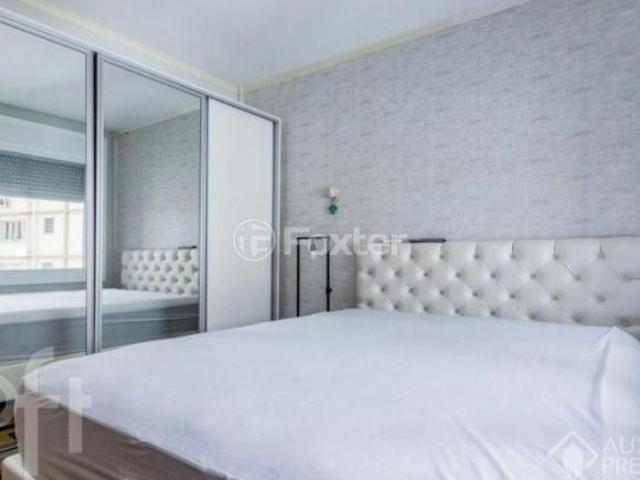 Apartamento, 2 dormitórios, 59 m², em Centro Histórico