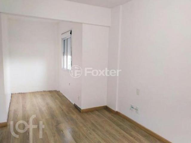 Apartamento, 2 dormitórios, 64 m², em Centro