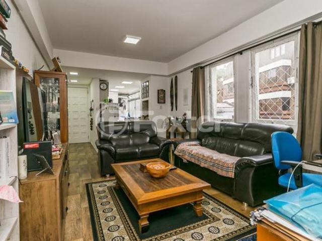 Apartamento, 2 dormitórios, 64.7 m², em Petrópolis