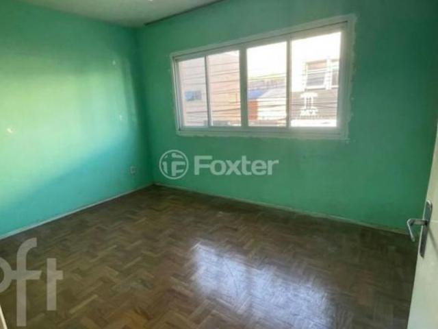 Apartamento, 2 dormitórios, 65 m², em Centro