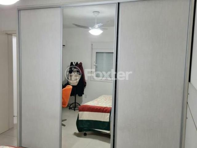 Apartamento, 2 dormitórios, 66 m², em centro