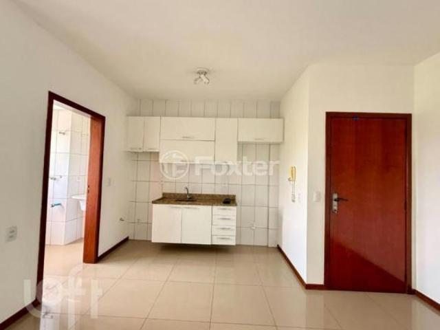 Apartamento, 2 dormitórios, 68.54 m², em Centro