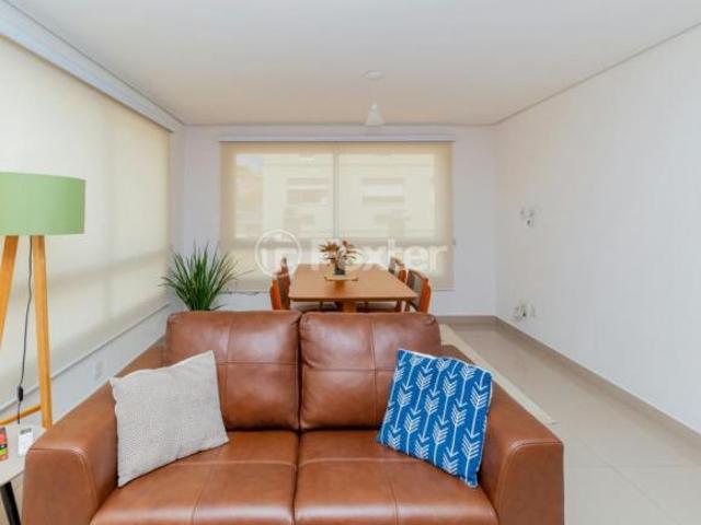 Apartamento, 2 dormitórios, 69 m², em Partenon