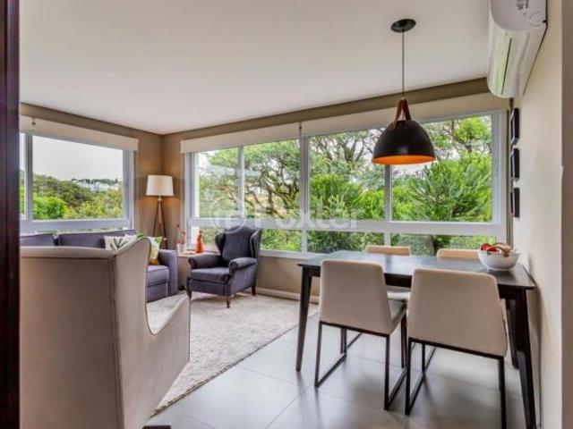 Apartamento, 2 dormitórios, 69 m², em Partenon