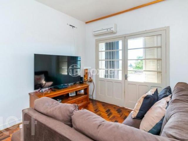 Apartamento, 2 dormitórios, 62.73 m², em Menino Deus