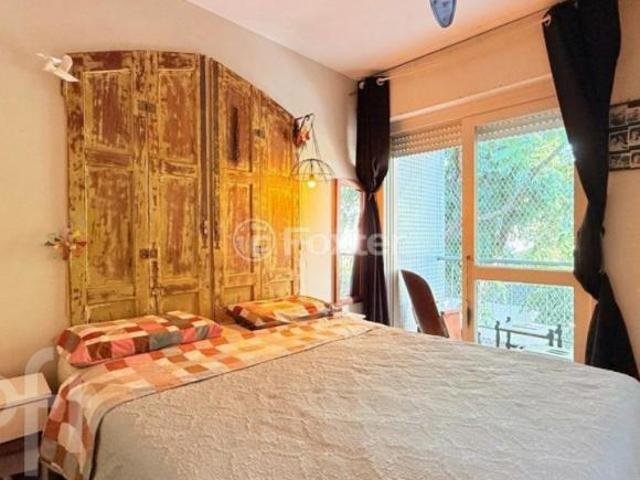 Apartamento, 2 dormitórios, 74 m², em Centro Histórico