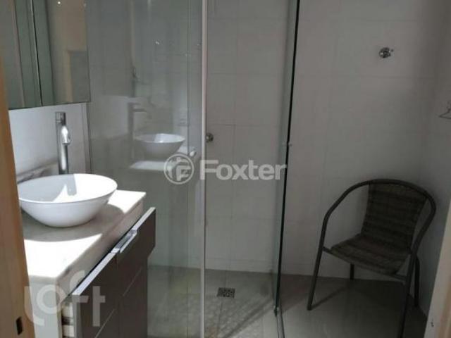 Apartamento, 2 dormitórios, 75.75 m², em Santana