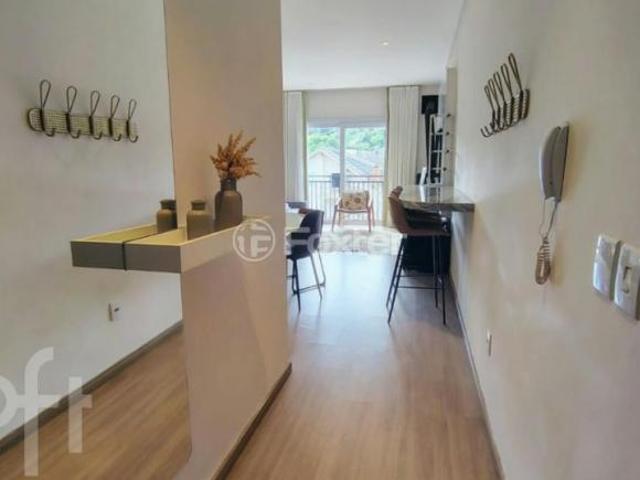 Apartamento, 2 dormitórios, 76.55 m², em Floresta