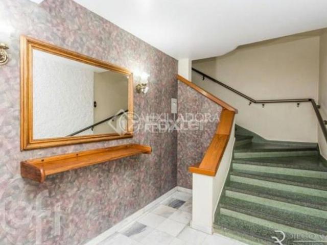 Apartamento, 2 dormitórios, 78 m², em Menino Deus