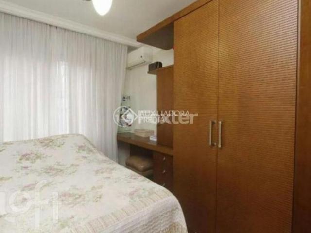Apartamento, 2 dormitórios, 78.93 m², em Petrópolis
