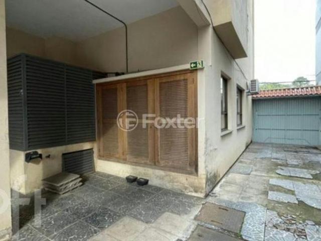 Apartamento, 2 dormitórios, 70 m², em Centro