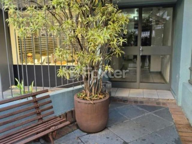 Apartamento, 2 dormitórios, 72 m², em Bom Fim