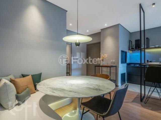 Apartamento, 2 dormitórios, 72.6 m², em Floresta