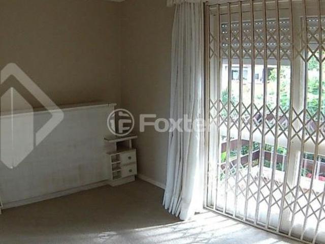 Apartamento, 2 dormitórios, 72.81 m², em Menino Deus