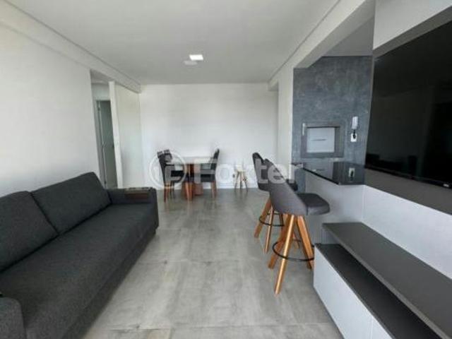 Apartamento, 2 dormitórios, 81.92 m², em Centro