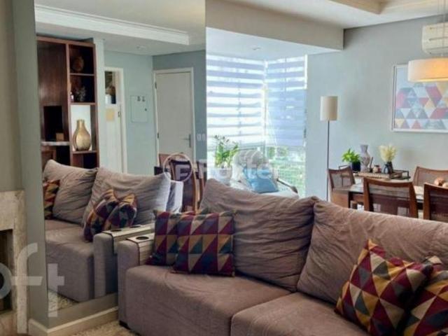 Apartamento, 2 dormitórios, 97.06 m², em Petrópolis