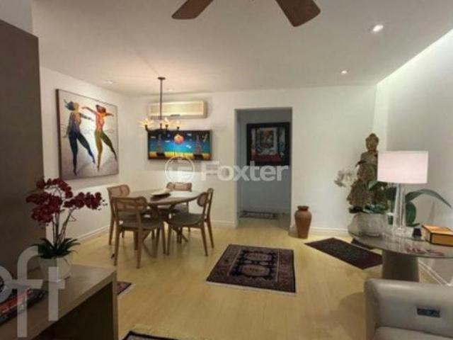 Apartamento, 2 dormitórios, 98 m², em Petrópolis